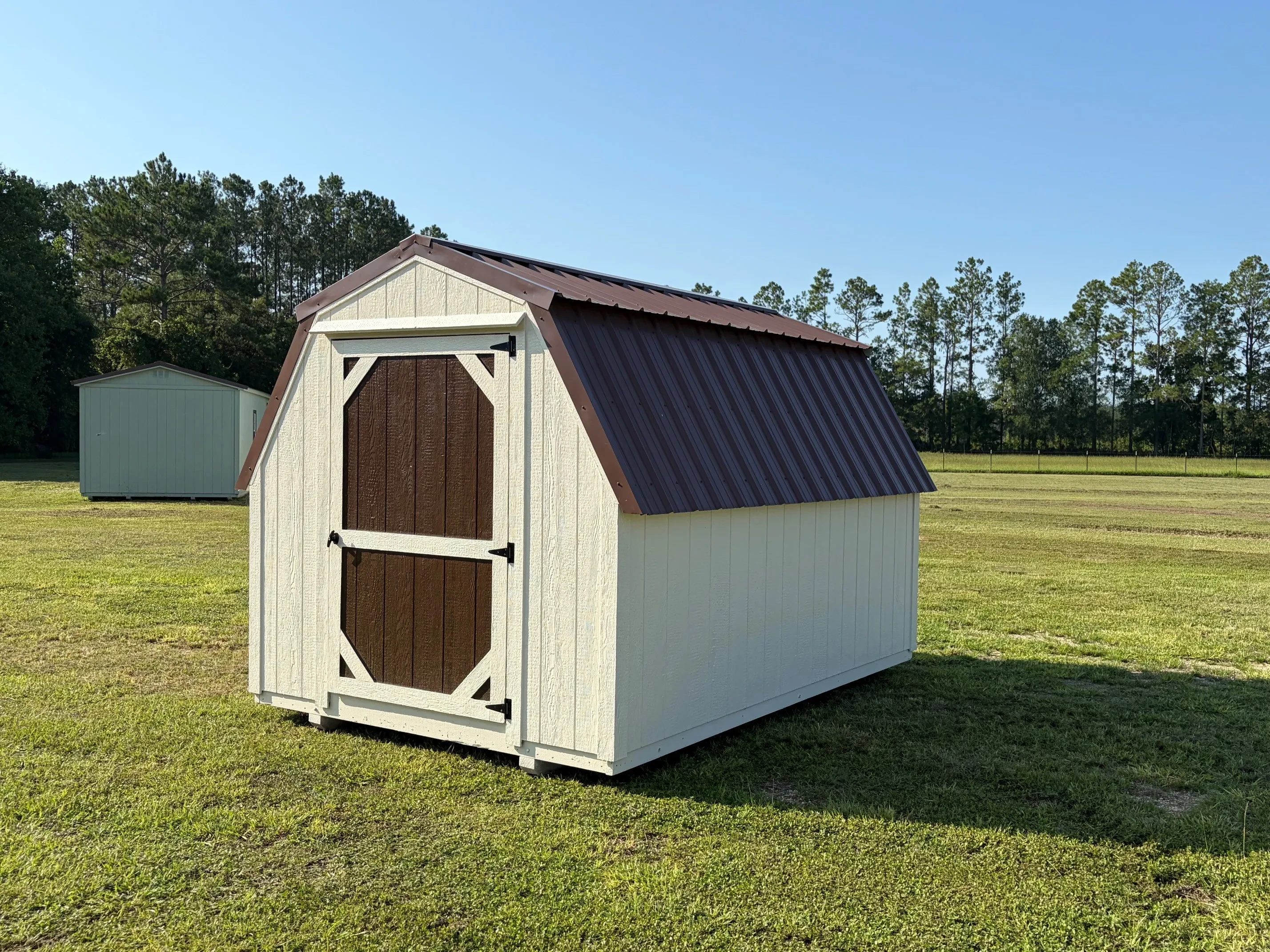 Outside front of an 8x12 barn economy